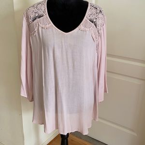 Chico’s summer Lacey top size 3